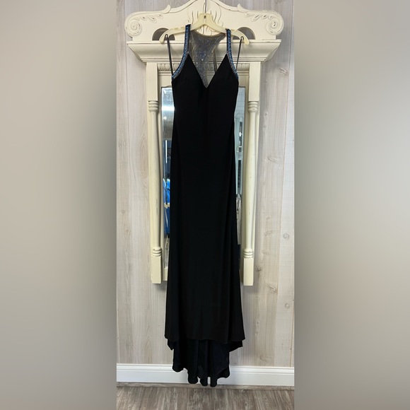 Tong Bowls Formal Dress - Picture 2 of 7